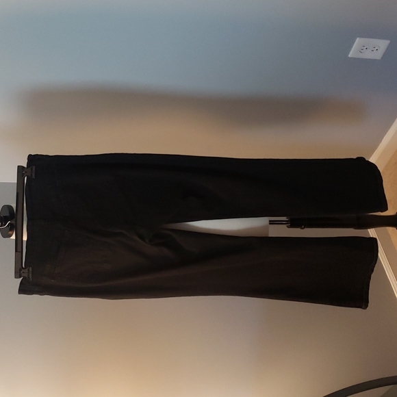 NYDJ BLACK JEANS BOOT CUT LIFT & TUCK SIZE 8 - Picture 4 of 7